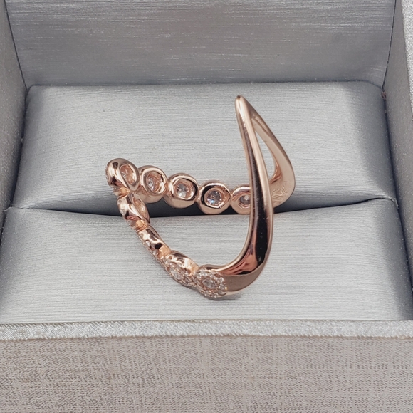 Rose Gold Chevron Halo Ring - Picture 4 of 8